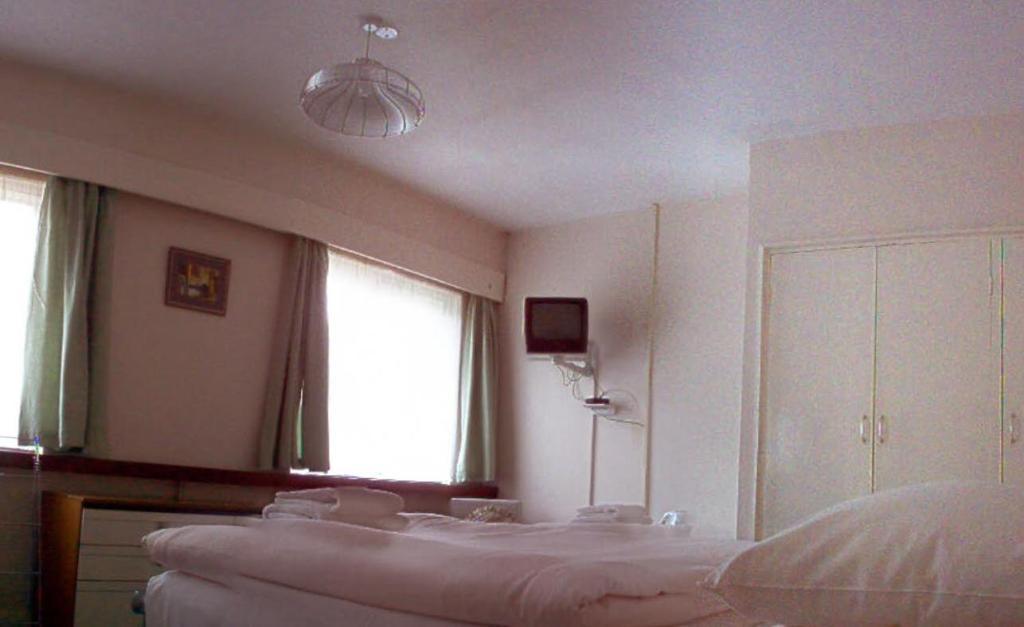 Tekels Park Guest House Camberley Zimmer foto